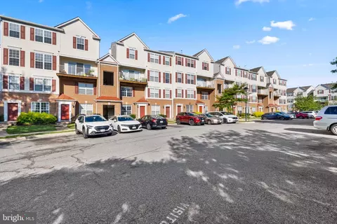 Exterior - 2494 Quick St #102, Herndon, VA 20171 photo 1 of 4