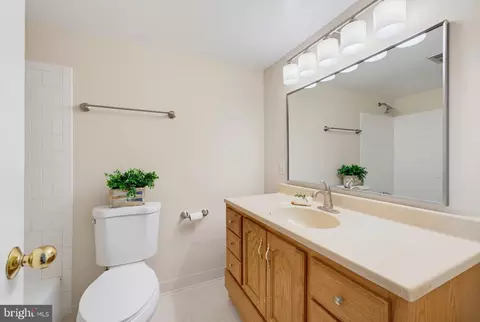 Bath - 7235 Hadlow Dr, Springfield, VA 22152 photo 4 of 4