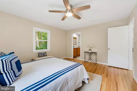 Bedroom - 7235 Hadlow Dr, Springfield, VA 22152 photo 4 of 6