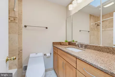 Bath - 7235 Hadlow Dr, Springfield, VA 22152 photo 1 of 4