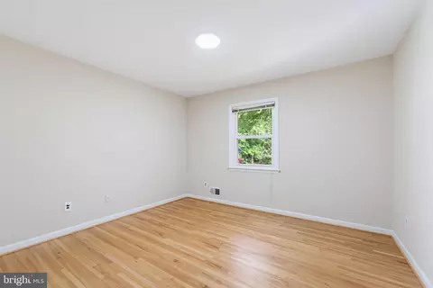 Bedroom - 7235 Hadlow Dr, Springfield, VA 22152 photo 3 of 6