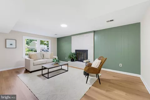 Living - 7235 Hadlow Dr, Springfield, VA 22152 photo 1 of 3