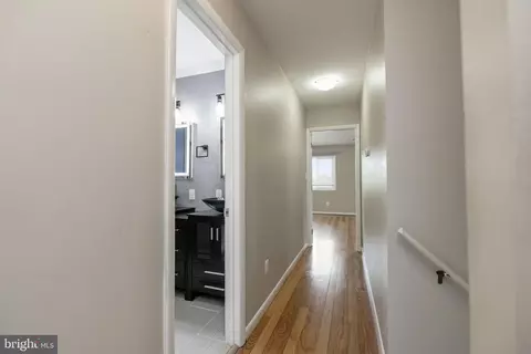 Entry Way - 7415 Jervis St, Springfield, VA 22151 photo 4 of 5
