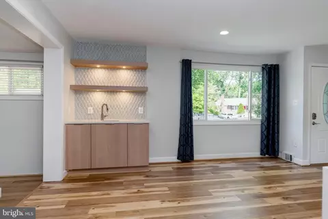 Living - 7415 Jervis St, Springfield, VA 22151 photo 2 of 2