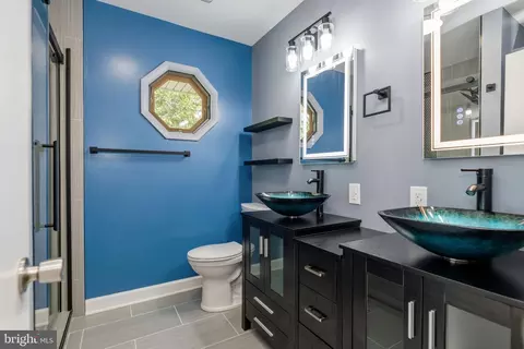 Bath - 7415 Jervis St, Springfield, VA 22151 photo 3 of 8