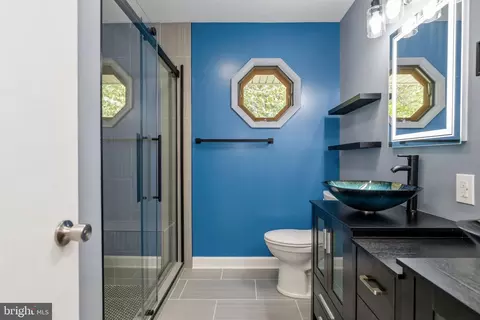 Bath - 7415 Jervis St, Springfield, VA 22151 photo 4 of 8