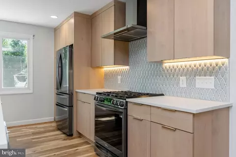 Kitchen - 7415 Jervis St, Springfield, VA 22151 photo 7 of 8