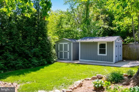 Exterior - 7415 Jervis St, Springfield, VA 22151 photo 4 of 10