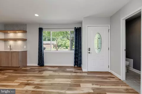 Living - 7415 Jervis St, Springfield, VA 22151 photo 1 of 2