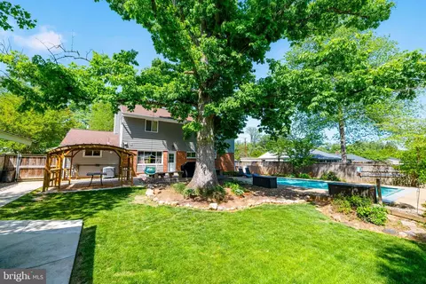 Exterior - 7415 Jervis St, Springfield, VA 22151 photo 6 of 10