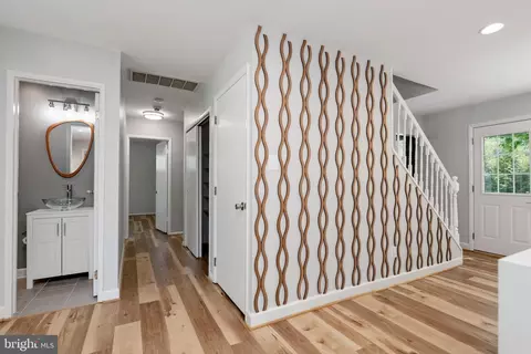 Entry Way - 7415 Jervis St, Springfield, VA 22151 photo 2 of 5