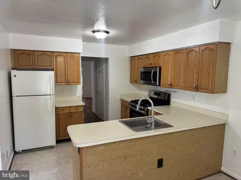 Kitchen - 7261 Olde Lantern Way, Springfield, VA 22152 photo 1 of 2
