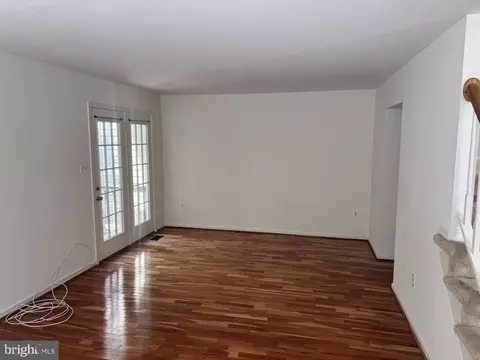 Living - 7261 Olde Lantern Way, Springfield, VA 22152 photo 1 of 7