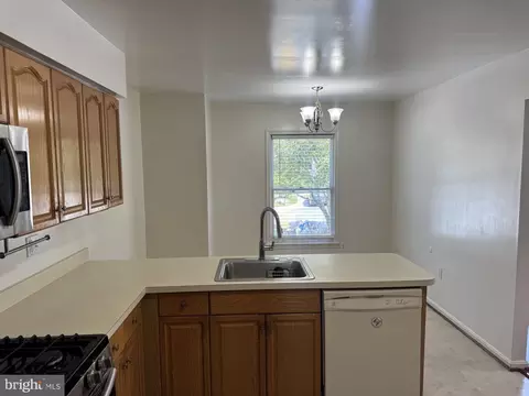 Kitchen - 7261 Olde Lantern Way, Springfield, VA 22152 photo 2 of 2