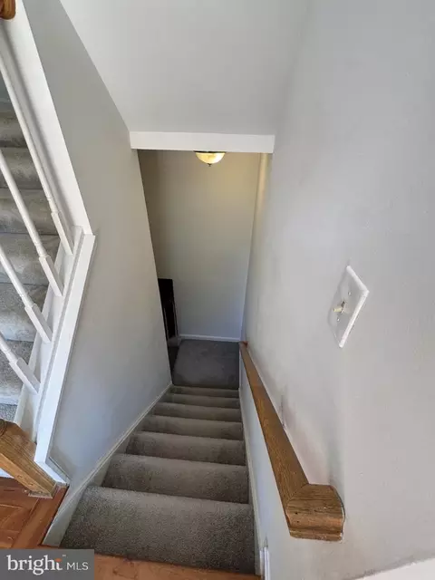 Entry Way - 7261 Olde Lantern Way, Springfield, VA 22152 photo 1 of 3