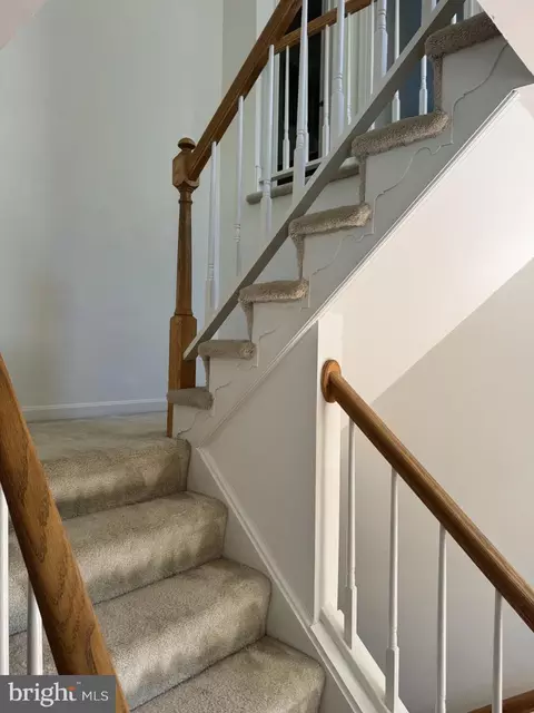 Entry Way - 7261 Olde Lantern Way, Springfield, VA 22152 photo 2 of 3