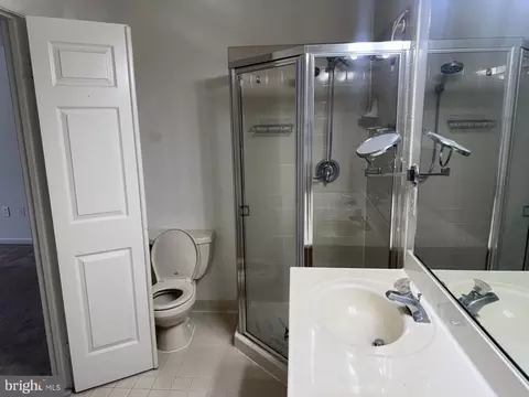 Bath - 7261 Olde Lantern Way, Springfield, VA 22152 photo 2 of 3