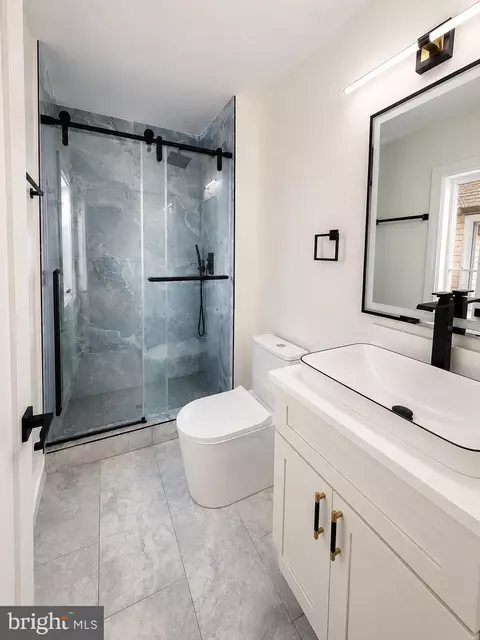 Bath - 8804 Strause Ct, Springfield, VA 22153 photo 9 of 11