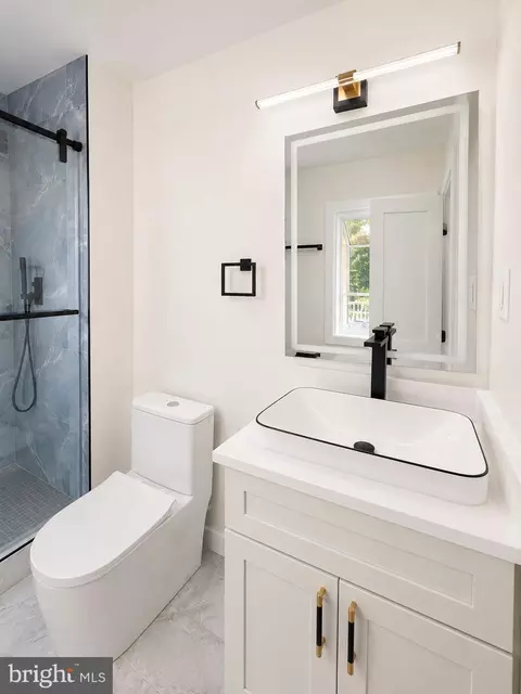 Bath - 8804 Strause Ct, Springfield, VA 22153 photo 11 of 11