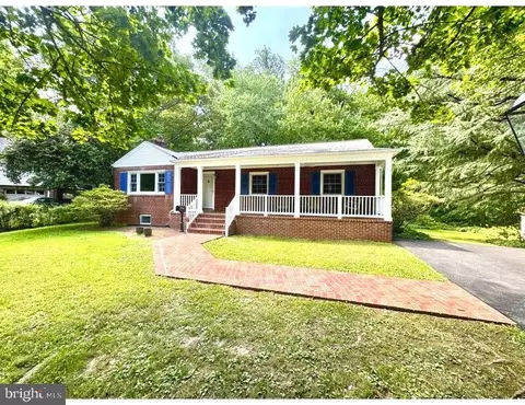 3019 Crane Dr, Falls Church, VA 22042