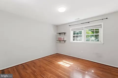 Bedroom - 7702 Jewelweed Ct, Springfield, VA 22152 photo 4 of 12