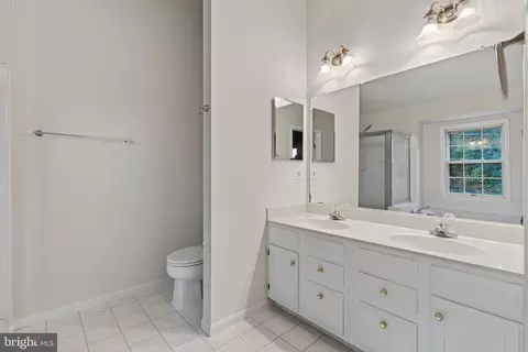 Bath - 6504 Hubbardton Way, Springfield, VA 22150 photo 2 of 3