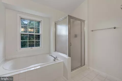 Bath - 6504 Hubbardton Way, Springfield, VA 22150 photo 3 of 3