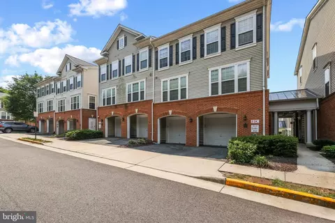 7035 Huntley Run Pl #109, Alexandria, VA 22306
