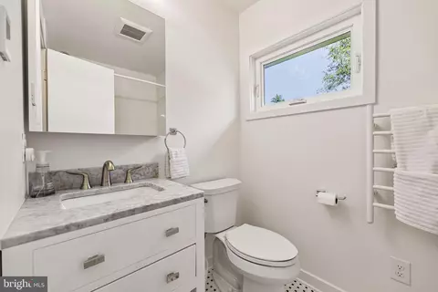 Bath - 6905 Lemon Rd, Mclean, VA 22101 photo 5 of 6