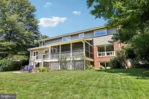 Exterior - 6905 Lemon Rd, Mclean, VA 22101 photo 7 of 10