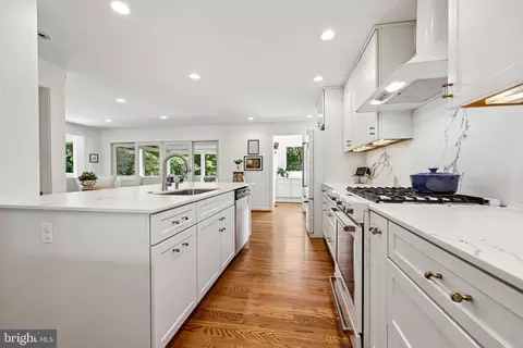 Kitchen - 6905 Lemon Rd, Mclean, VA 22101 photo 6 of 6