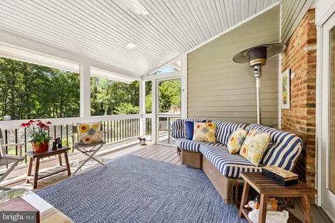 Exterior - 6905 Lemon Rd, Mclean, VA 22101 photo 5 of 10