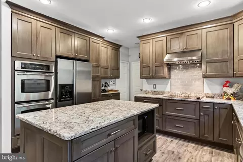 7606 Davis Field Ln, Springfield, VA 22153 photo 25