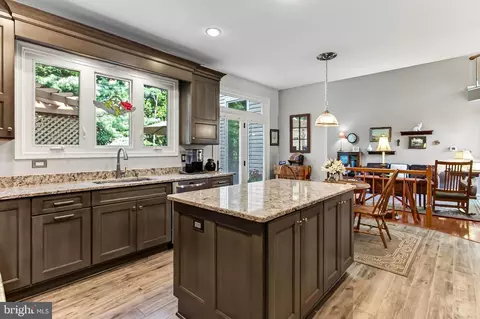 7606 Davis Field Ln, Springfield, VA 22153 photo 27