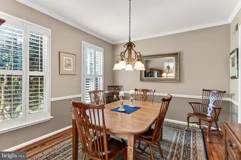 7606 Davis Field Ln, Springfield, VA 22153 photo 15