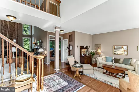 7606 Davis Field Ln, Springfield, VA 22153 photo 6