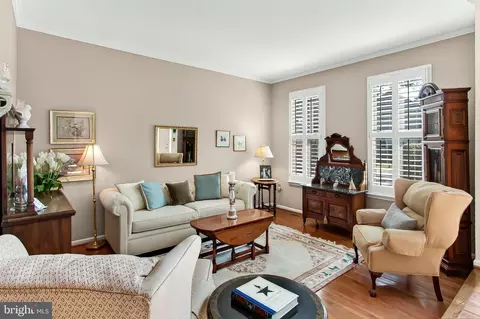 7606 Davis Field Ln, Springfield, VA 22153 photo 8