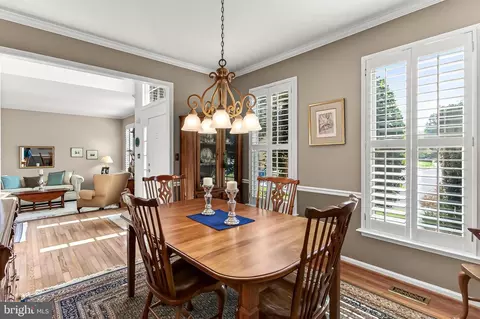 7606 Davis Field Ln, Springfield, VA 22153 photo 16