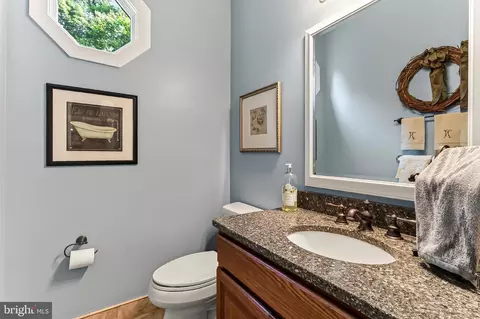 7606 Davis Field Ln, Springfield, VA 22153 photo 45