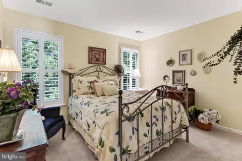 7606 Davis Field Ln, Springfield, VA 22153 photo 40