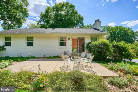 Exterior - 7606 Long Pine Dr, Springfield, VA 22151 photo 6 of 9