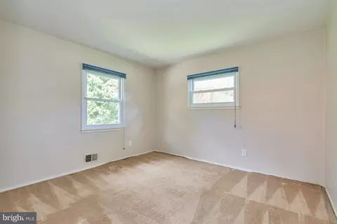 Bedroom - 7606 Long Pine Dr, Springfield, VA 22151 photo 6 of 7