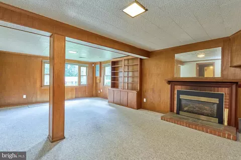 Living - 7606 Long Pine Dr, Springfield, VA 22151 photo 3 of 9