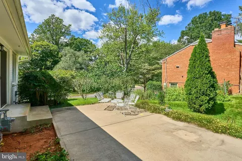 Exterior - 7606 Long Pine Dr, Springfield, VA 22151 photo 5 of 9