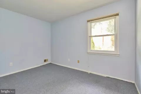 Bedroom - 7606 Long Pine Dr, Springfield, VA 22151 photo 4 of 7