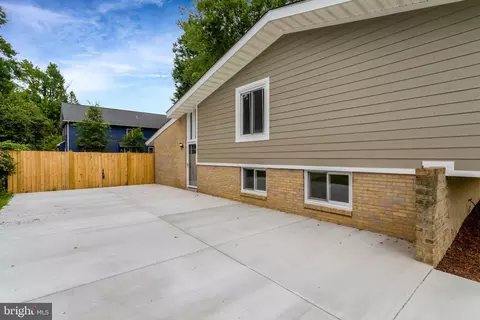 2829 Joseph Makell Ct, Alexandria, VA 22306