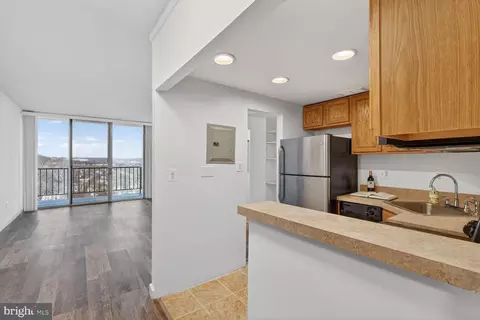 2059 Huntington Ave #1602, Alexandria, VA 22303