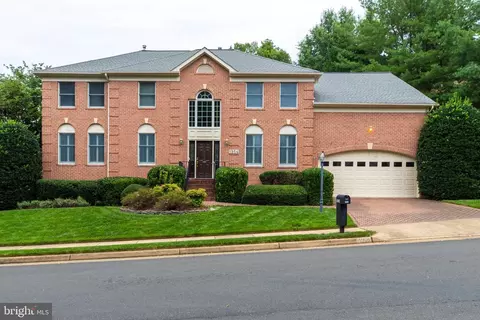 1954 Horse Shoe Dr, Vienna, VA 22182