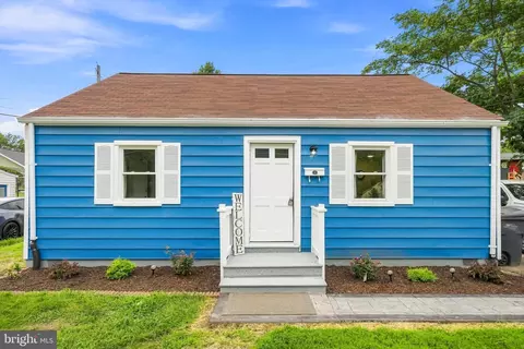 3007 Elmwood Dr, Alexandria, VA 22303