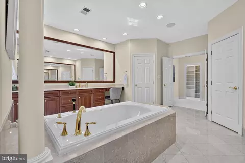 Bath - 7834 Montvale Way, Mclean, VA 22102 photo 3 of 8